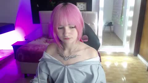 Snapshot of _charlotte_collins_ chatting on May 7, 2026, 3:50 pm _charlotte_collins_ online show from May 7, 2026, 3:50 pm