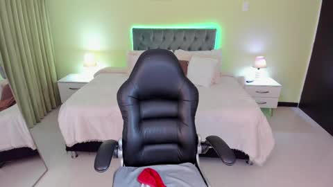 Charlote online show from March 29, 2026, 6:46 am