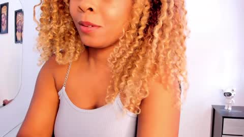 _charlottedavis online show from January 26, 2025, 4:20 pm