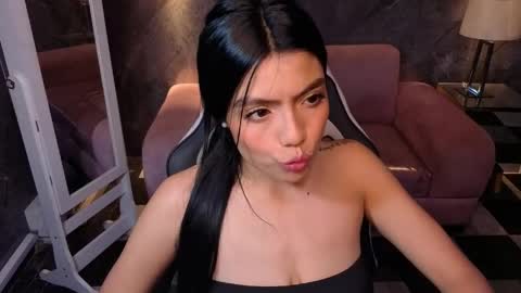 Snapshot of _charlottee_b chatting on April 6, 2026, 7:59 pm _charlottee_b online show from April 6, 2026, 7:59 pm