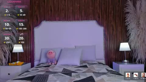 Snapshot of _cherry_fox chatting on June 1, 2026, 12:40 pm _cherry_fox online show from June 1, 2026, 12:40 pm