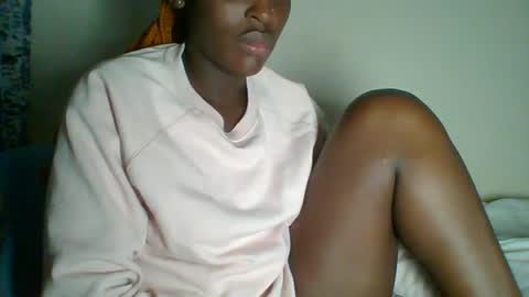 Snapshot of _clara01 chatting on January 19, 2025, 5:39 pm clara online show from January 19, 2025, 5:39 pm