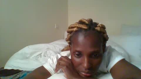 Snapshot of _clara01 chatting on February 19, 2025, 9:39 am clara online show from February 19, 2025, 9:39 am