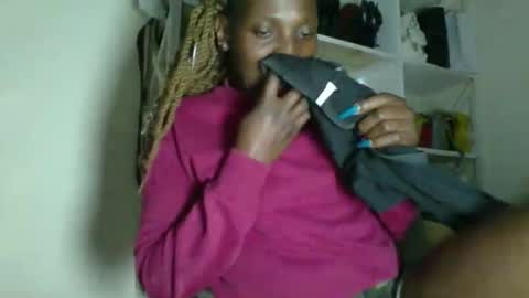clara online show from May 12, 2026, 6:43 am