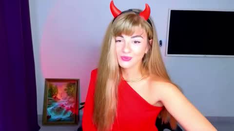 D online show from October 31, 2025, 6:20 pm