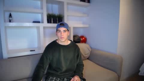 _couplevibes online show from November 16, 2025, 6:24 pm