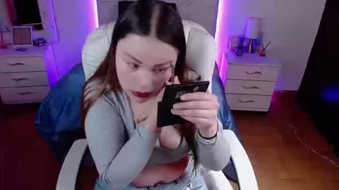 Snapshot of _crystal12 chatting on September 11, 2025, 12:49 pm Cristal online show from September 11, 2025, 12:49 pm