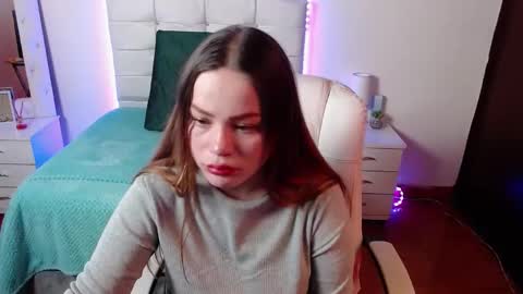 Snapshot of _crystal12 chatting on September 18, 2025, 1:24 pm Cristal online show from September 18, 2025, 1:24 pm