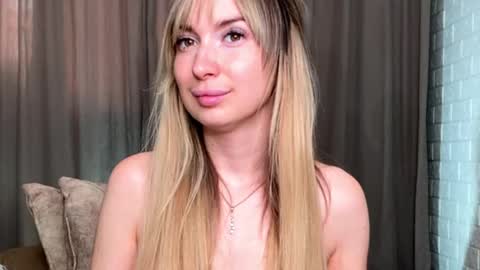 Snapshot of _crystal_moon_1 chatting on November 4, 2025, 7:29 am _crystal_moon_1 online show from November 4, 2025, 7:29 am