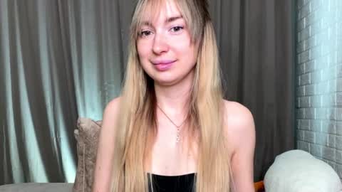 Snapshot of _crystal_moon_1 chatting on November 14, 2025, 10:07 pm _crystal_moon_1 online show from November 14, 2025, 10:07 pm