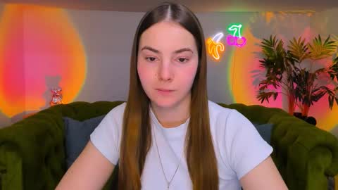 Erika online show from December 14, 2025, 9:14 am