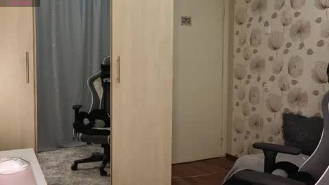 _cute_ice online show from May 21, 2026, 7:37 am