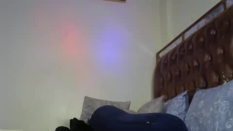 lily online show from November 19, 2025, 11:43 am