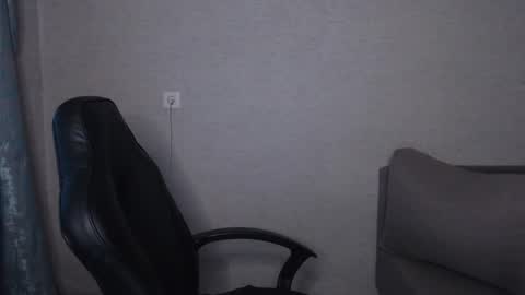 _damnbaby online show from December 14, 2025, 8:41 am