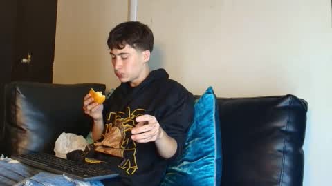 Snapshot of _dantfox_ chatting on November 25, 2025, 8:20 pm Dante online show from November 25, 2025, 8:20 pm