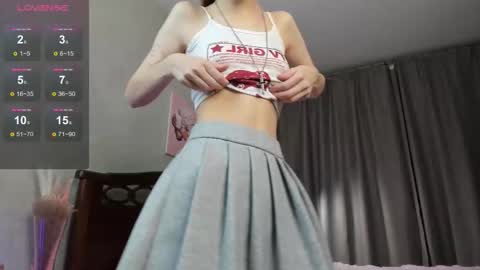 Emilia online show from November 1, 2025, 1:24 pm