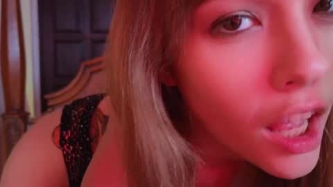 DemiDee online show from February 1, 2025, 2:37 am