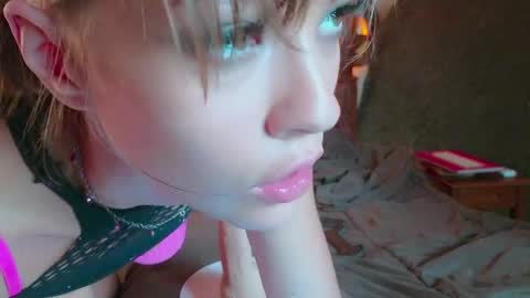 DemiDee online show from February 27, 2025, 11:52 am