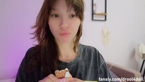 Snapshot of _demi_dee_ chatting on May 28, 2026, 7:11 pm DemiDee online show from May 28, 2026, 7:11 pm