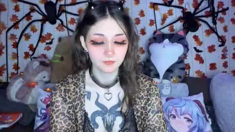 Kate online show from September 26, 2025, 7:40 pm