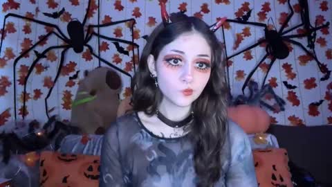 Kate online show from October 4, 2025, 5:05 am