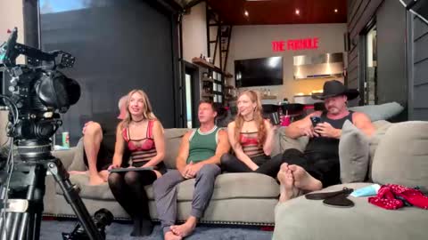 Snapshot of _domcruise_ chatting on May 31, 2026, 1:25 am _domcruise_ online show from May 31, 2026, 1:25 am