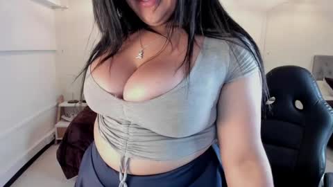 Snapshot of _dulcinea_1 chatting on May 11, 2026, 3:07 pm Dulcinea online show from May 11, 2026, 3:07 pm