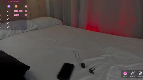 Snapshot of _e_m_m_a_1 chatting on November 18, 2025, 11:58 am Emma and Tonny online show from November 18, 2025, 11:58 am