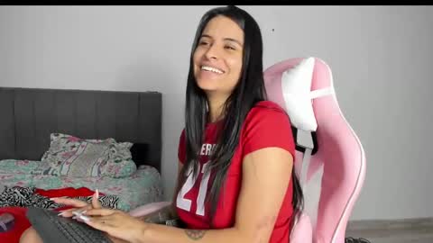 Snapshot of _elektrah chatting on February 18, 2025, 4:26 am _elektrah online show from February 18, 2025, 4:26 am