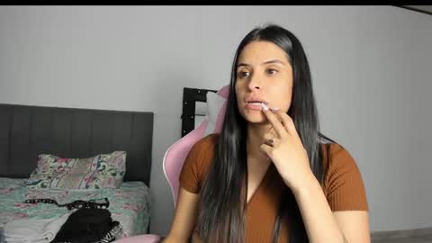 Snapshot of _elektrah chatting on February 20, 2025, 1:14 am _elektrah online show from February 20, 2025, 1:14 am