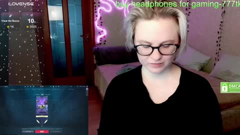 Snapshot of _elven_dreams__ chatting on January 20, 2025, 6:21 pm chloue and Gretta online show from January 20, 2025, 6:21 pm