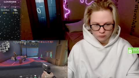 Snapshot of _elven_dreams__ chatting on February 2, 2025, 11:00 pm chloue and Gretta online show from February 2, 2025, 11:00 pm