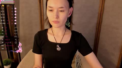 _emily__strike_ online show from November 9, 2025, 9:40 am