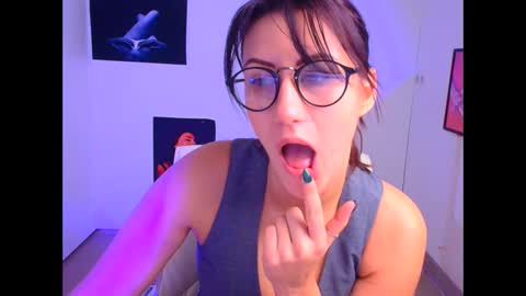 Snapshot of _emma_lay chatting on January 18, 2025, 2:12 pm Emma online show from January 18, 2025, 2:12 pm