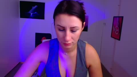 Snapshot of _emma_lay chatting on January 21, 2025, 7:15 am Emma online show from January 21, 2025, 7:15 am