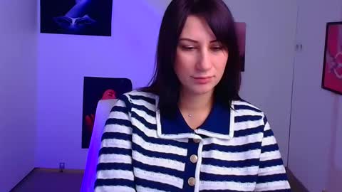 Snapshot of _emma_lay chatting on January 28, 2025, 12:43 pm Emma online show from January 28, 2025, 12:43 pm