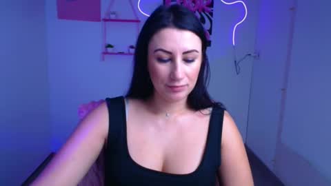 Snapshot of _emma_lay chatting on November 24, 2025, 1:00 pm Emma online show from November 24, 2025, 1:00 pm