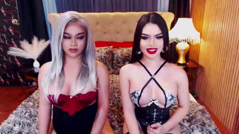 _empressvalerie_ online show from February 10, 2025, 9:25 pm