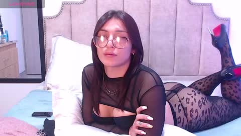  Erica Vanderhill  online show from February 25, 2025, 10:29 pm