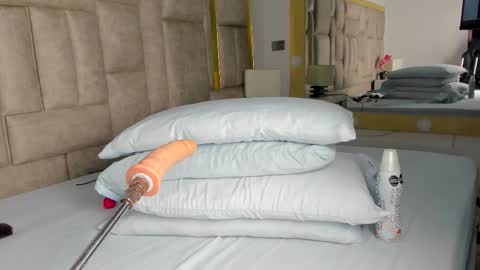 _eris_rose online show from November 19, 2025, 7:36 pm