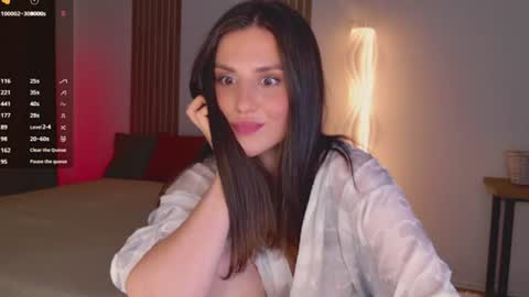 Snapshot of _esmeraldiyaa_ chatting on July 3, 2026, 8:59 pm _esmeraldiyaa_ online show from July 3, 2026, 8:59 pm