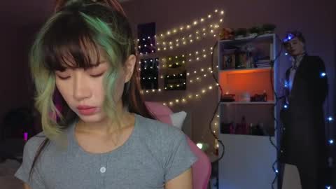 Snapshot of _eve____ chatting on November 13, 2025, 2:54 am EveEva online show from November 13, 2025, 2:54 am