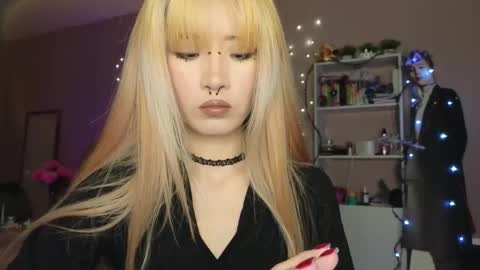 Snapshot of _eve____ chatting on December 4, 2025, 12:53 am EveEva online show from December 4, 2025, 12:53 am