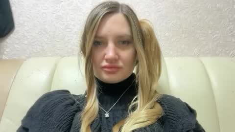  Flora  online show from January 14, 2026, 9:31 pm