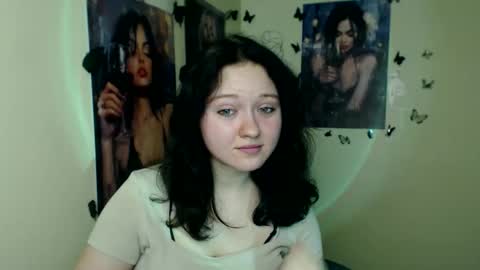 Snapshot of _foxy_lady chatting on November 15, 2025, 7:49 am Alice online show from November 15, 2025, 7:49 am