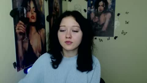 Snapshot of _foxy_lady chatting on November 25, 2025, 7:08 am Alice online show from November 25, 2025, 7:08 am