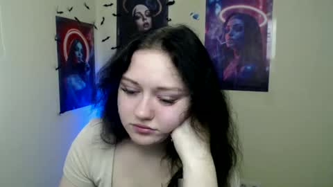 Snapshot of _foxy_lady chatting on November 26, 2025, 6:58 am Alice online show from November 26, 2025, 6:58 am