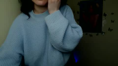 Snapshot of _foxy_lady chatting on December 3, 2025, 7:16 am Alice online show from December 3, 2025, 7:16 am