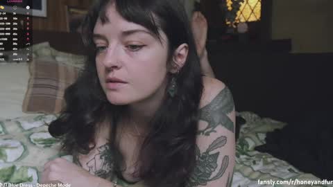 Snapshot of _freckles chatting on May 2, 2026, 12:48 am Jacqui Queen goddess motorcycle mozzarella Jaq next livestream see bio online show from May 2, 2026, 12:48 am