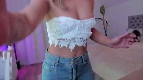 Gabriela online show from April 15, 2026, 9:59 pm